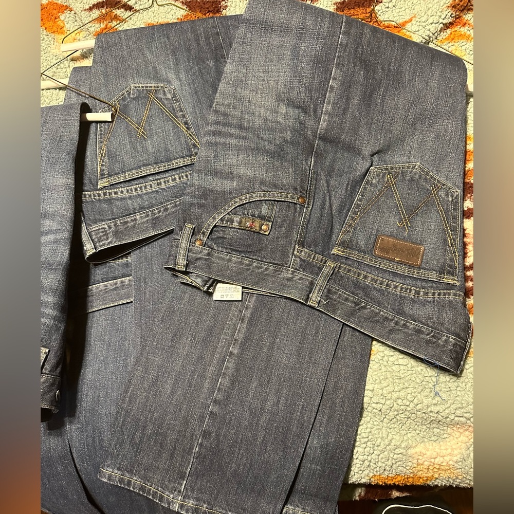 4 pair Wrangler Men’s 20x Competition 01 Dark Blue 33x34